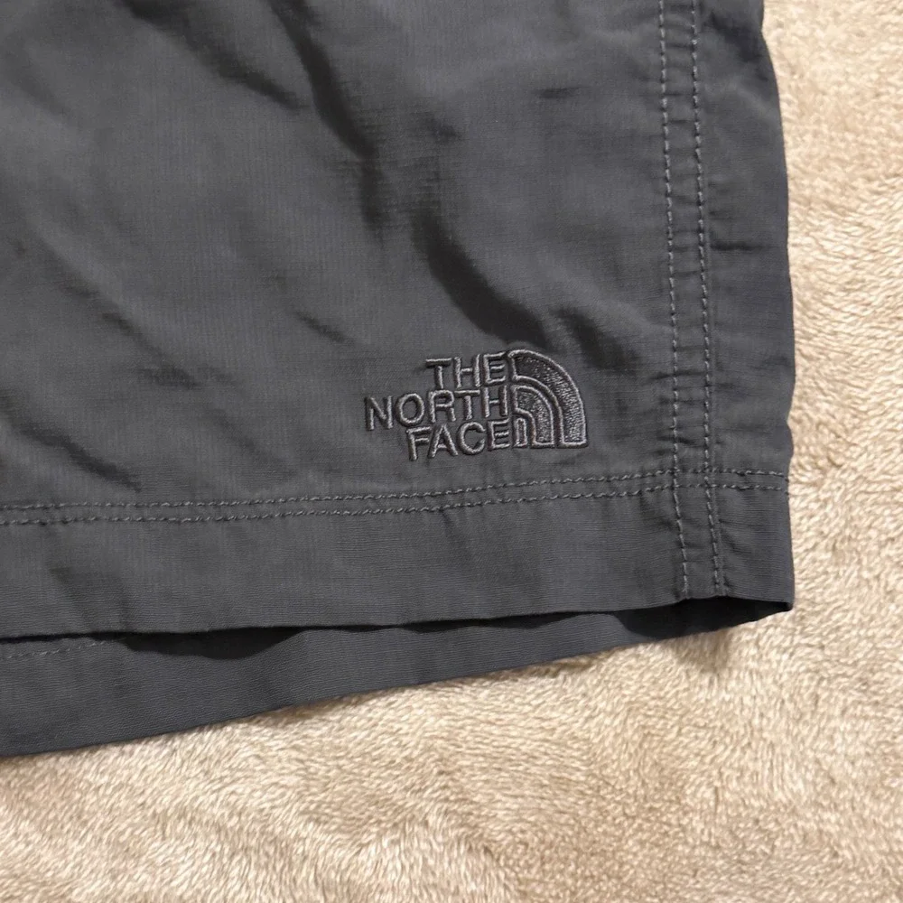 The North Face Mens Grey Nylon Hiking Cargo Shorts Size 38